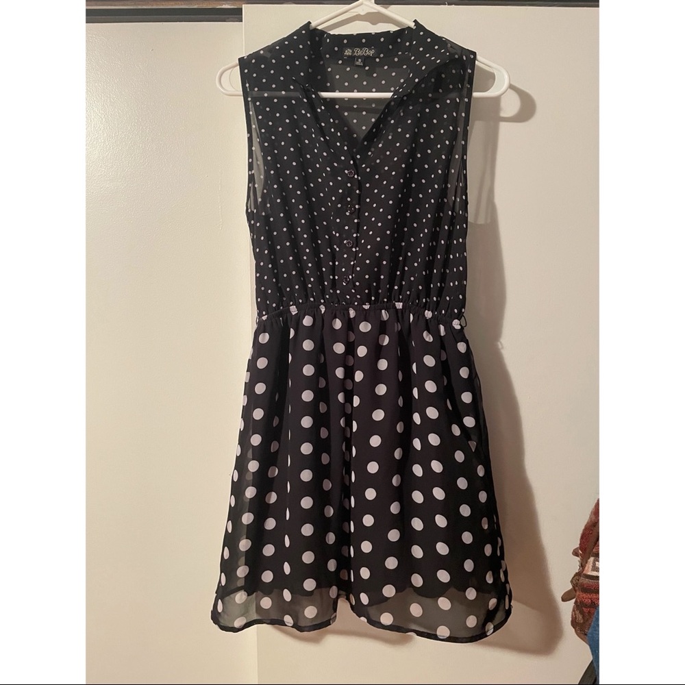 black/white sleeveless dress